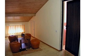 Rumunia Privát Lepşa, Zewnątrz